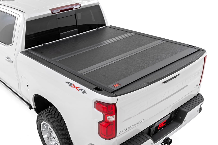 Hard Low Profile Bed Cover | 5'10" Bed | Chevy/GMC Sierra 1500 (19-26)/Silverado 1500 (19-26) 